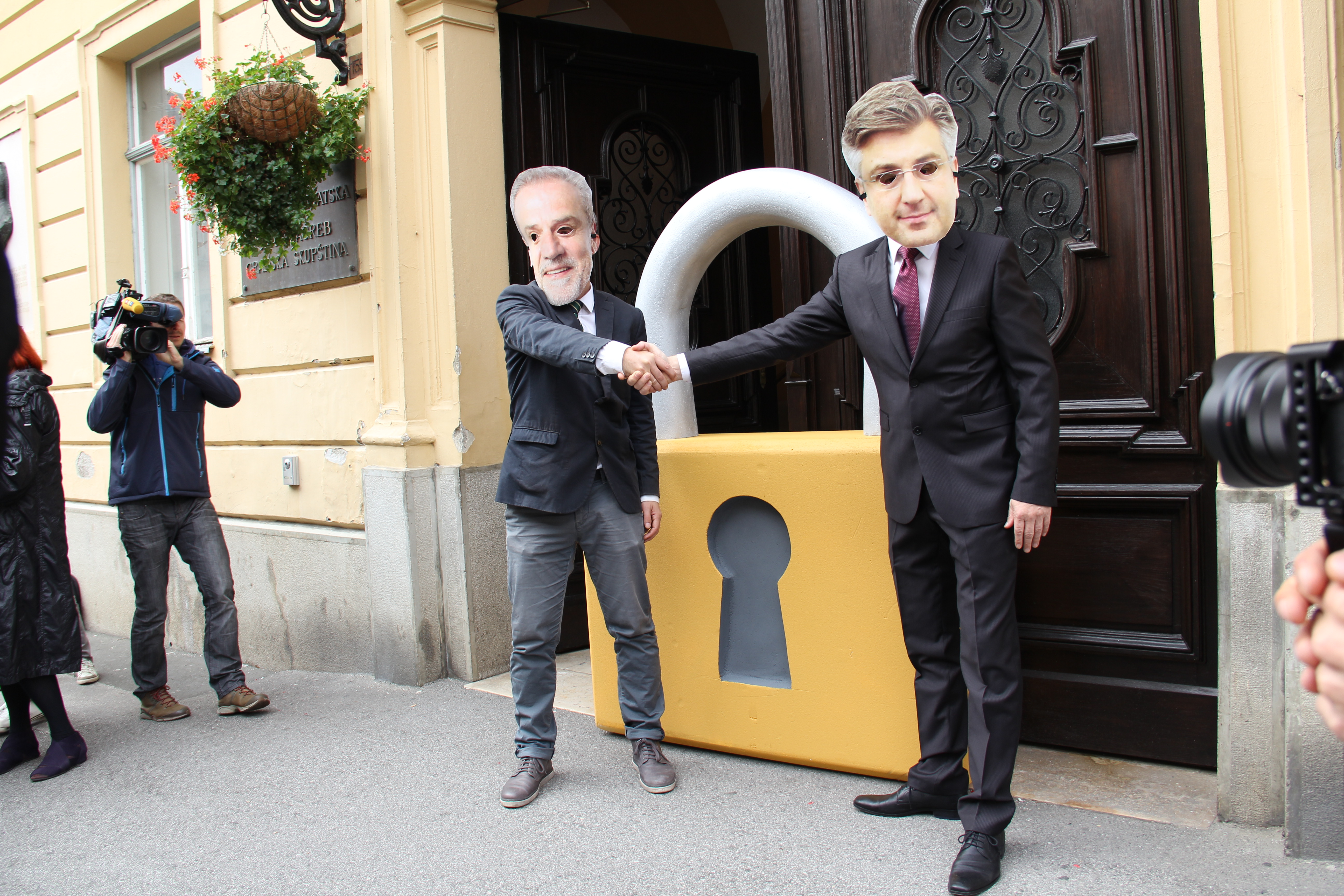 Sve stranke koje su danas u Saboru glasale za “lex šerif” bi iz svog naziva trebale izbaciti da su demokratske