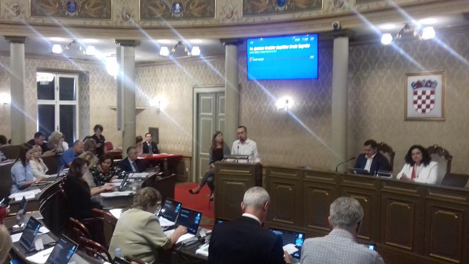 Zastupnici oporbe šutnjom protestirali protiv diktature Milana Bandića