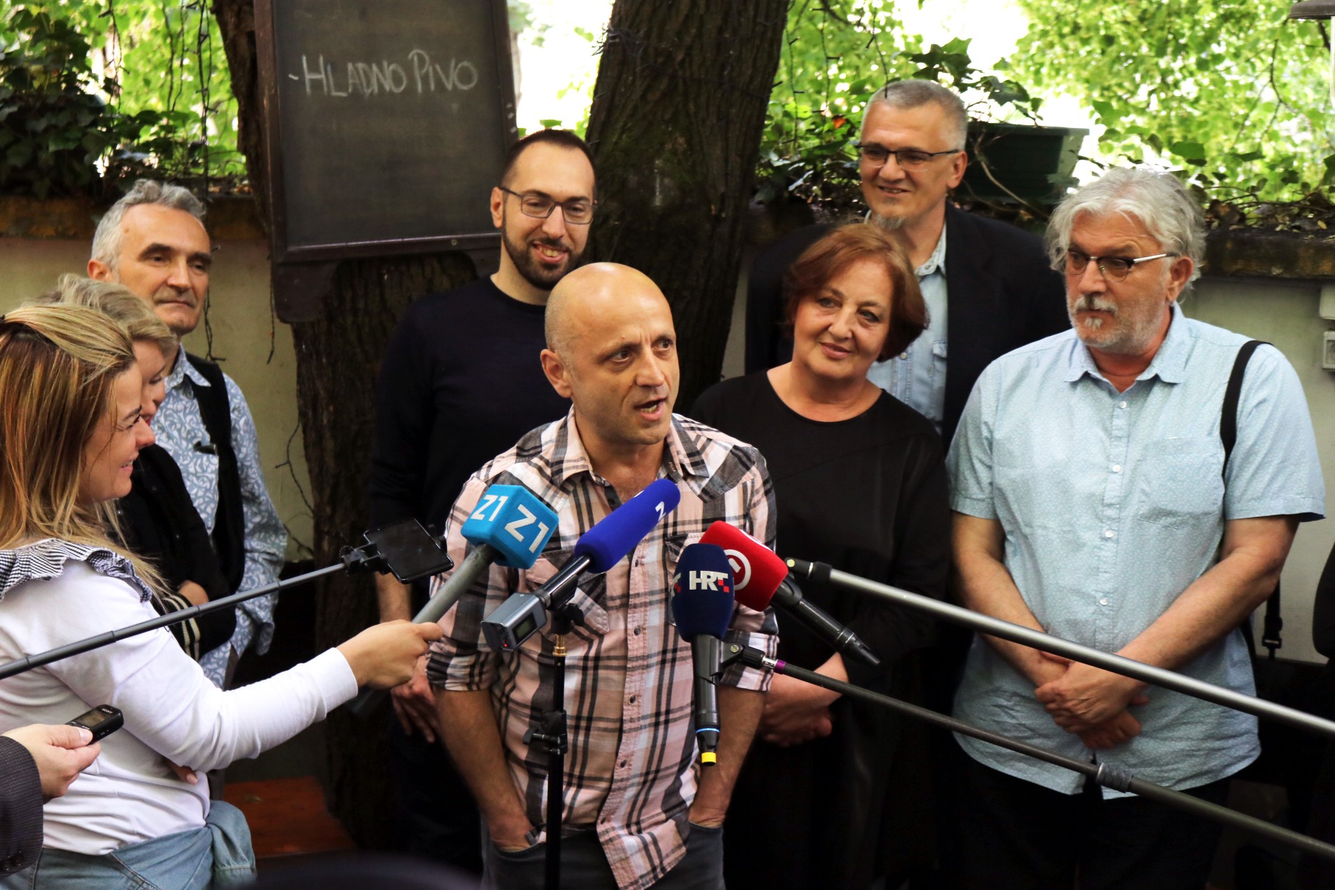 “Sretni ljudi” Mile Kekina za kampanju