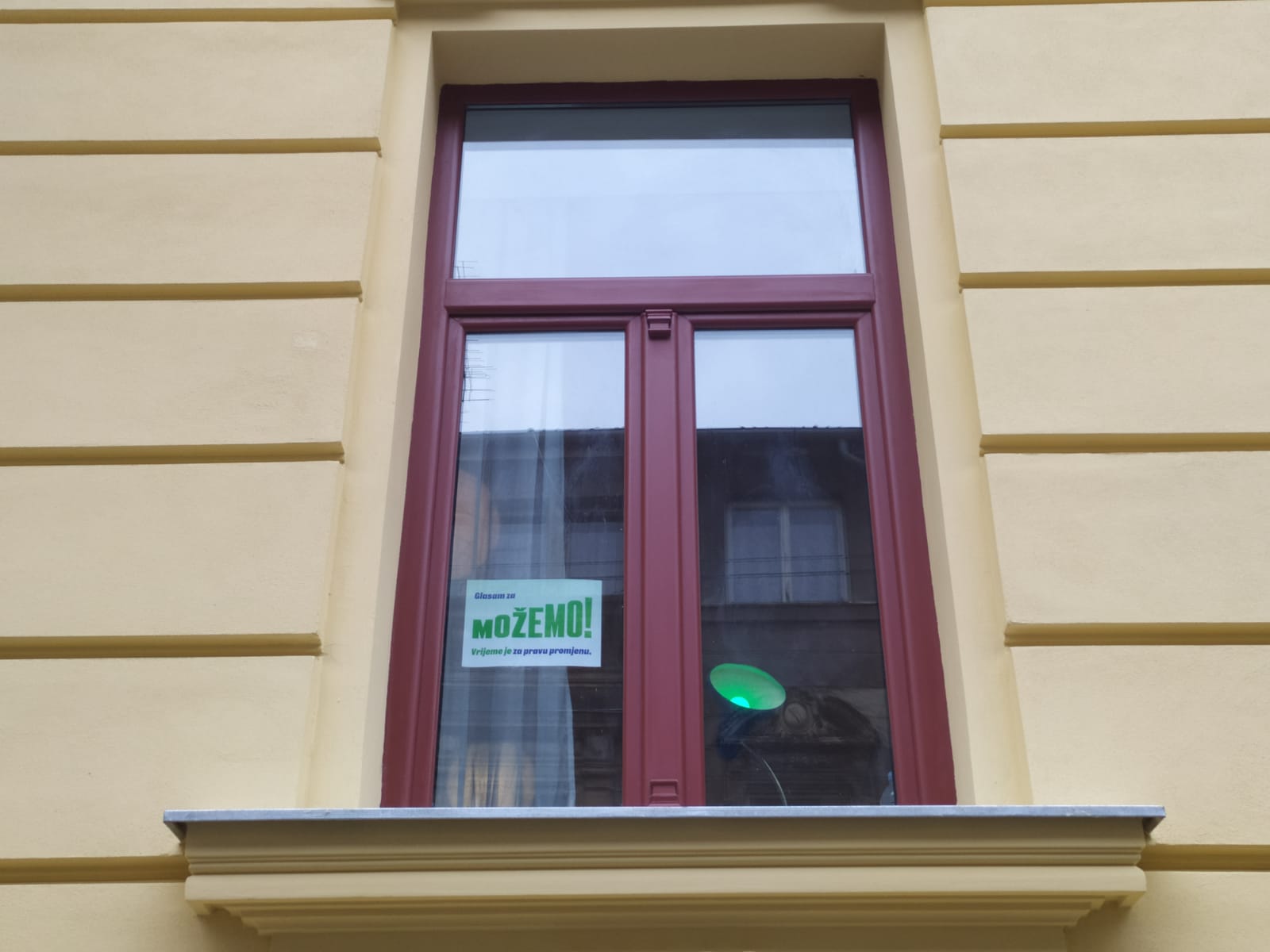 I prozori i izlozi su naši!